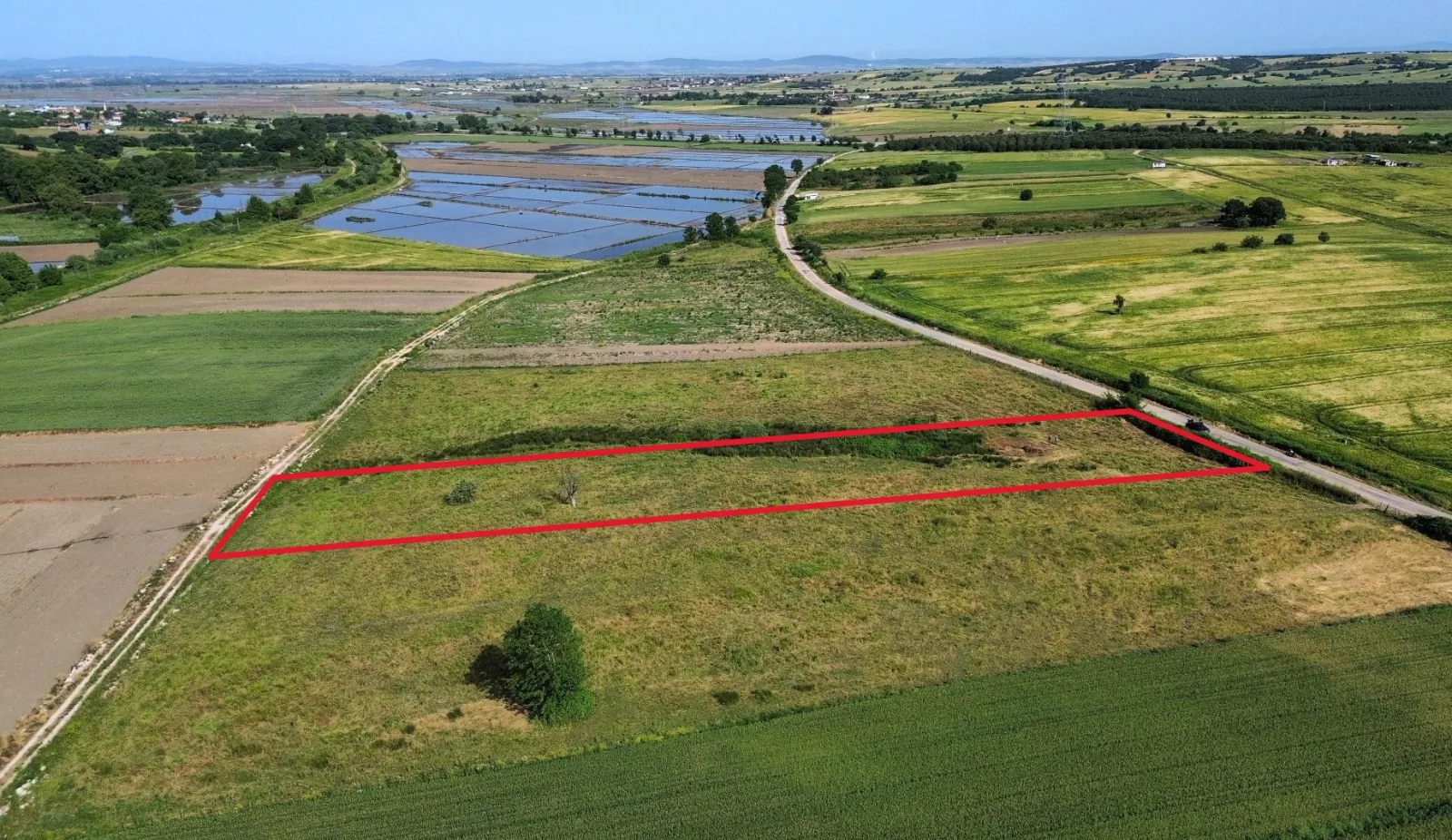 BİGA YUKARIDEMİRCİ'DE OTOYOL VE KÖYE YAKIN 4144 M2 SATILIK TARLA